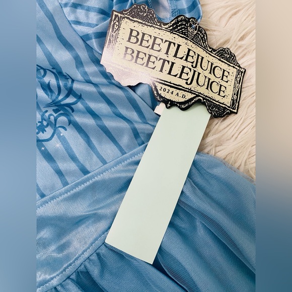 Halloween.  Beetlejuice.  NEW Size 6/6X & size 8 nightgown, - Picture 2 of 2